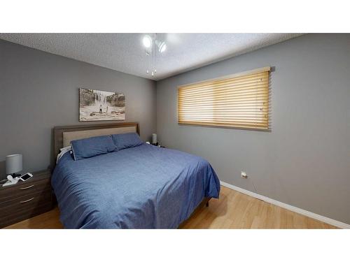 16 Chaisson Crossing, Whitecourt, AB - Indoor Photo Showing Bedroom