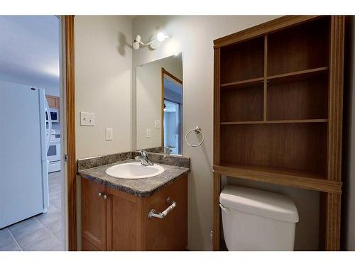 829 10 Avenue Sw, Slave Lake, AB - Indoor Photo Showing Bathroom