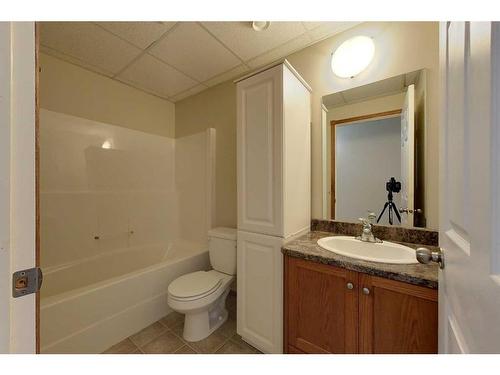 829 10 Avenue Sw, Slave Lake, AB - Indoor Photo Showing Bathroom