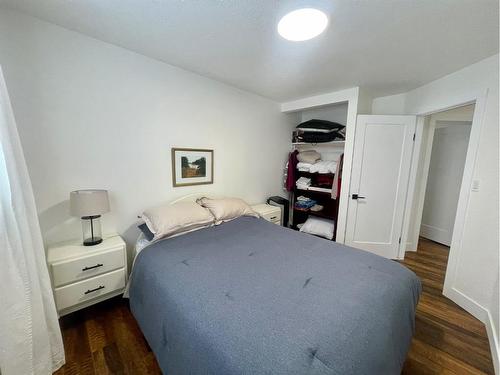 702 52 Street, Edson, AB - Indoor Photo Showing Bedroom