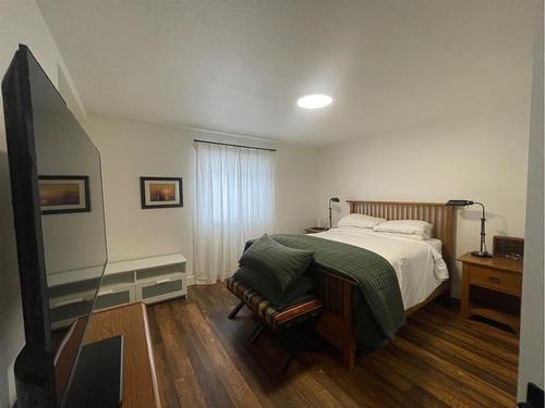 702 52 Street, Edson, AB - Indoor Photo Showing Bedroom