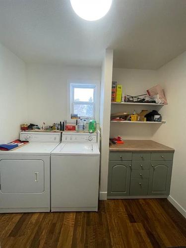 702 52 Street, Edson, AB - Indoor Photo Showing Laundry Room