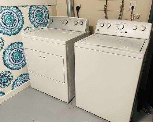 111 Sutherland Avenue, Hinton, AB - Indoor Photo Showing Laundry Room