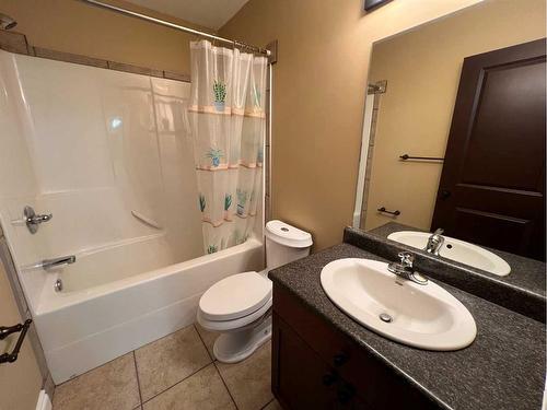 114 Wanyandi Avenue, Hinton, AB - Indoor Photo Showing Bathroom