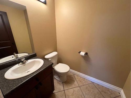 114 Wanyandi Avenue, Hinton, AB - Indoor Photo Showing Bathroom