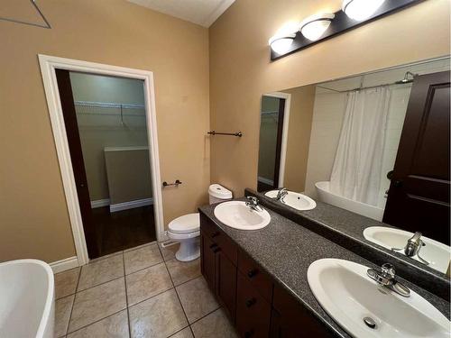 114 Wanyandi Avenue, Hinton, AB - Indoor Photo Showing Bathroom