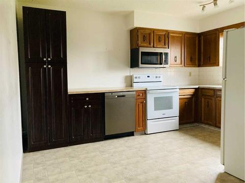 10 Blueberry Drive, Whitecourt, AB - Indoor Photo Showing Kitchen