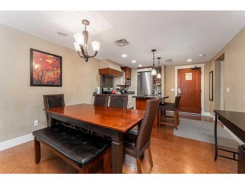 121-173 Kananaskis Way, Canmore, AB - Indoor Photo Showing Dining Room