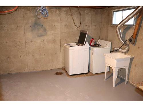 4909 6 Avenue, Edson, AB - Indoor Photo Showing Laundry Room