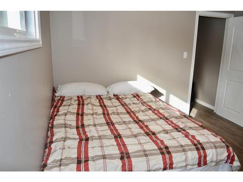 4913 54 Street, Athabasca, AB - Indoor Photo Showing Bedroom