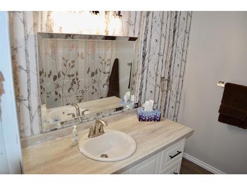 4913 54 Street, Athabasca, AB - Indoor Photo Showing Bathroom