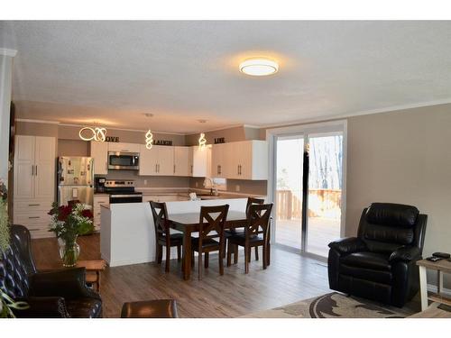 4913 54 Street, Athabasca, AB - Indoor Photo Showing Dining Room