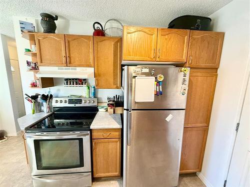 39-101 Mill Street, Hinton, AB - Indoor Photo Showing Kitchen