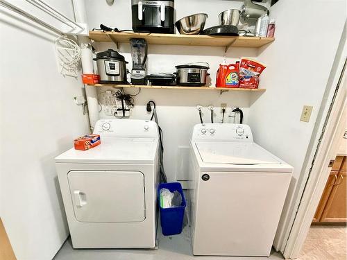 39-101 Mill Street, Hinton, AB - Indoor Photo Showing Laundry Room