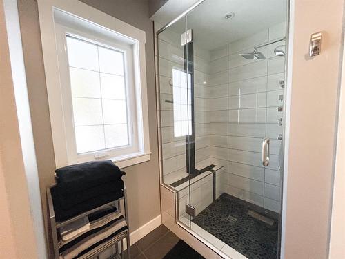 4714 Sakwatamau Drive, Whitecourt, AB - Indoor Photo Showing Bathroom