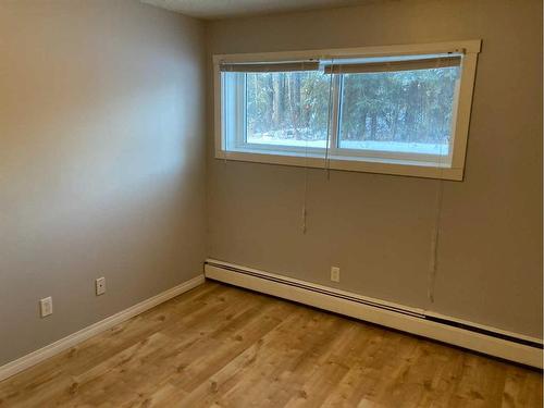 #2-506 41 Street, Edson, AB - Indoor Photo Showing Other Room