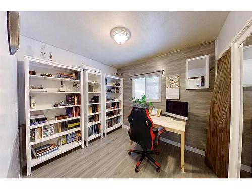 321 3 Avenue Nw, Slave Lake, AB - Indoor Photo Showing Office