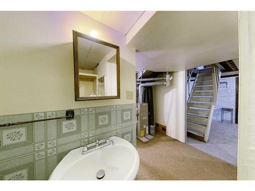 321 3 Avenue Nw, Slave Lake, AB - Indoor Photo Showing Bathroom