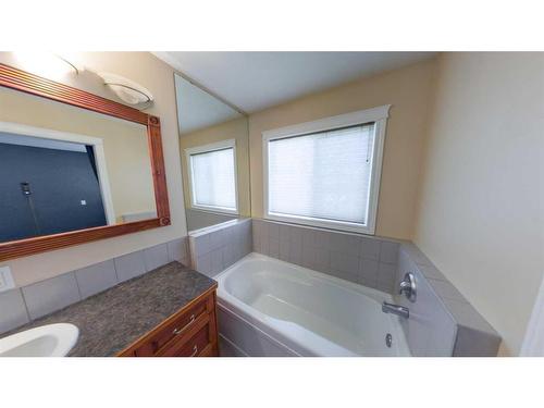 22 Cedar Heights, Whitecourt, AB - Indoor Photo Showing Bathroom