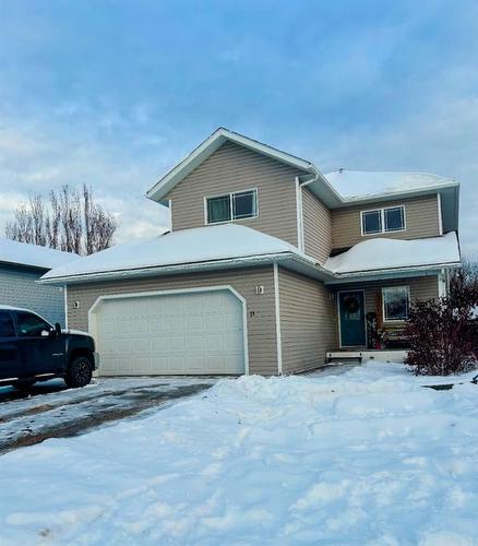 11 Sparrow Cres, Whitecourt, AB - Outdoor