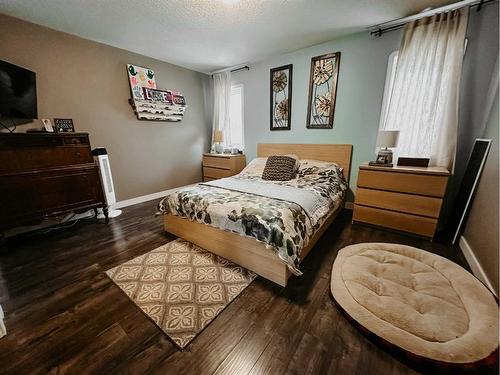 11 Sparrow Cres, Whitecourt, AB - Indoor Photo Showing Bedroom