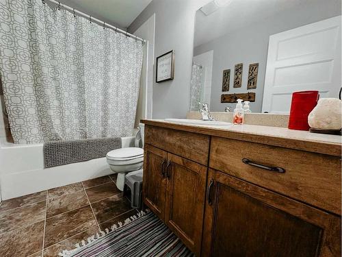 11 Sparrow Cres, Whitecourt, AB - Indoor Photo Showing Bathroom