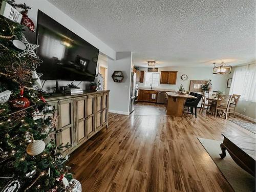 11 Sparrow Cres, Whitecourt, AB - Indoor Photo Showing Living Room