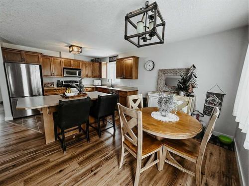 11 Sparrow Cres, Whitecourt, AB - Indoor Photo Showing Dining Room