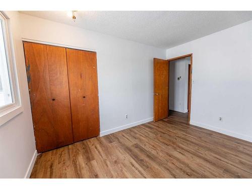 207 Macleod Avenue, Hinton, AB - Indoor Photo Showing Other Room