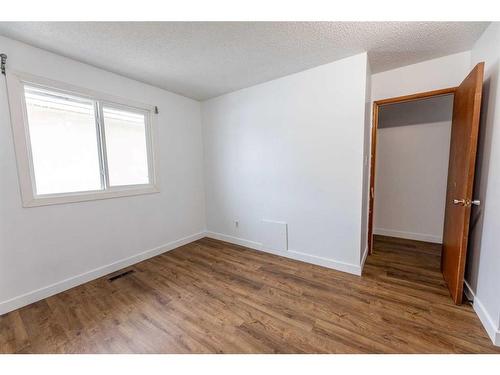 207 Macleod Avenue, Hinton, AB - Indoor Photo Showing Other Room