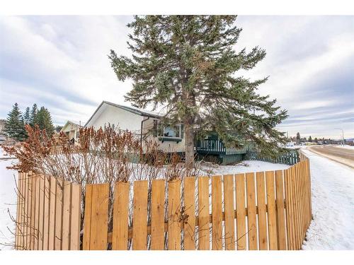 207 Macleod Avenue, Hinton, AB - Outdoor