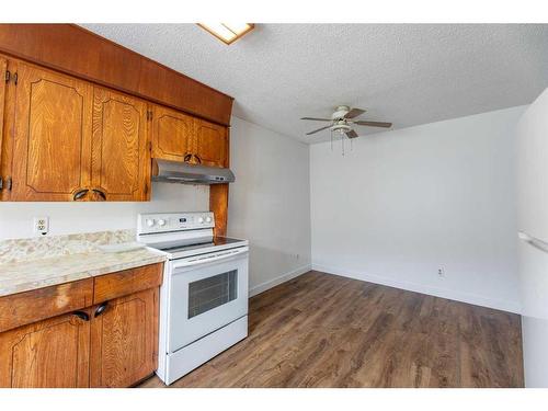 207 Macleod Avenue, Hinton, AB - Indoor Photo Showing Kitchen