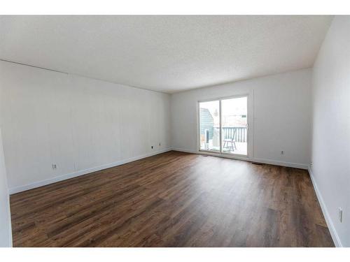 207 Macleod Avenue, Hinton, AB - Indoor Photo Showing Other Room