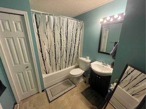 5021 10 Avenue, Edson, AB - Indoor Photo Showing Bathroom