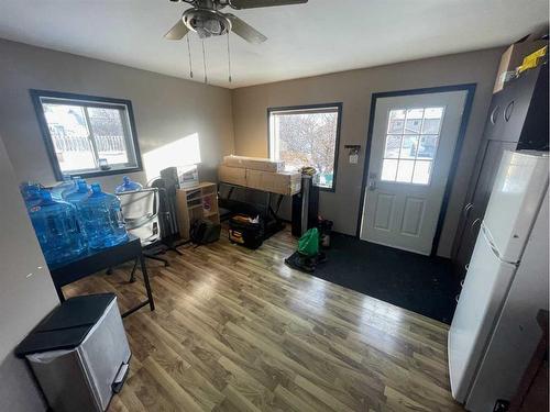 5021 10 Avenue, Edson, AB - Indoor Photo Showing Bedroom