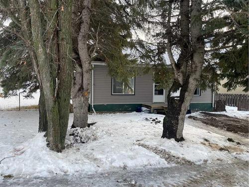 5021 10 Avenue, Edson, AB - Outdoor