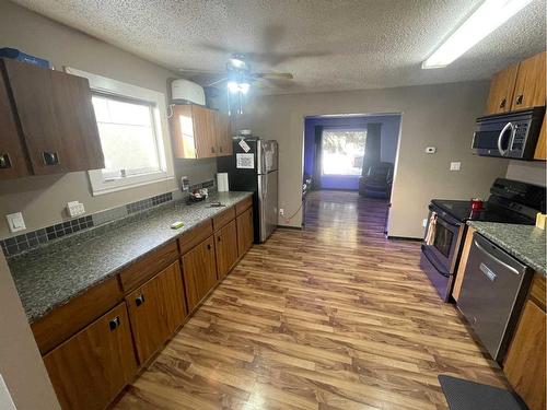 5021 10 Avenue, Edson, AB - Indoor Photo Showing Kitchen