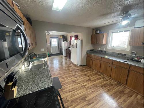 5021 10 Avenue, Edson, AB - Indoor Photo Showing Kitchen With Double Sink