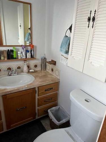 21 Chaisson Crossing, Whitecourt, AB - Indoor Photo Showing Bathroom