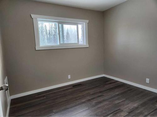 5309 Valley Road, Robb, AB - Indoor Photo Showing Other Room