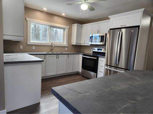 5309 Valley Road, Robb, AB - Indoor Photo Showing Kitchen