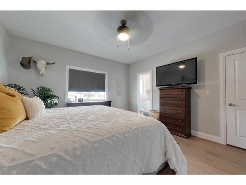 309 12 Street Se, Slave Lake, AB - Indoor Photo Showing Bedroom