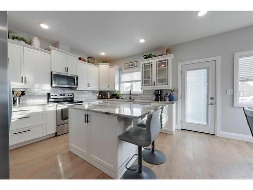 309 12 Street Se, Slave Lake, AB - Indoor Photo Showing Kitchen With Upgraded Kitchen