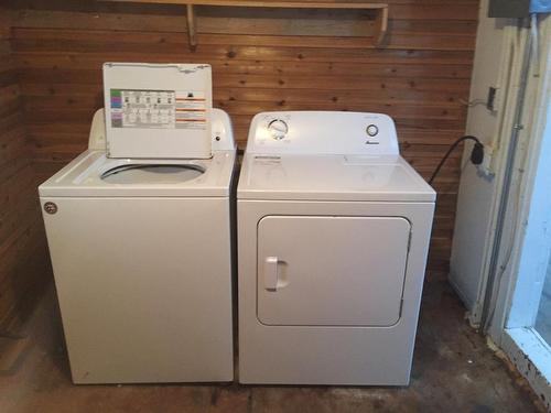 4614 52 Street, Mayerthorpe, AB - Indoor Photo Showing Laundry Room