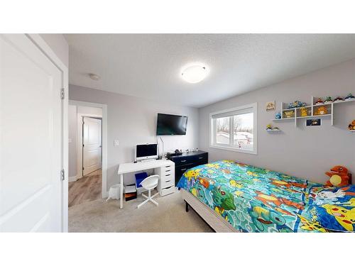 53 Pritchard Drive, Whitecourt, AB - Indoor Photo Showing Bedroom