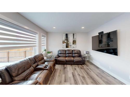 53 Pritchard Drive, Whitecourt, AB - Indoor Photo Showing Living Room