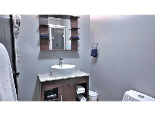 219-901 Mountain Street, Canmore, AB - Indoor Photo Showing Bathroom