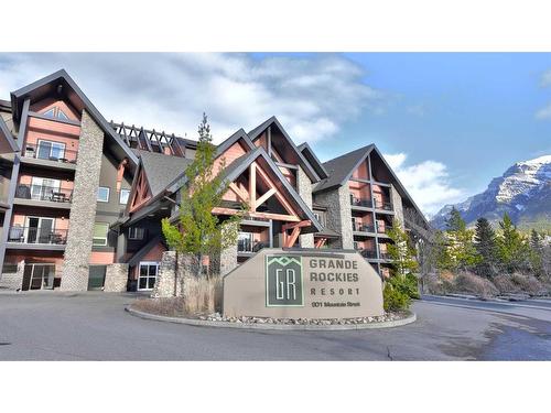 219-901 Mountain Street, Canmore, AB - Outdoor With Facade