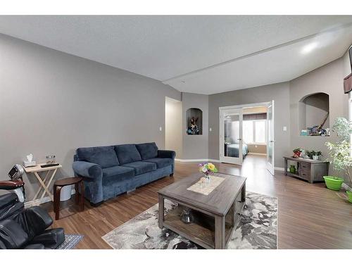 1217 Southshore Drive West, Canyon Creek, AB - Indoor Photo Showing Living Room