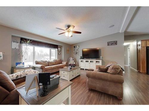 1217 Southshore Drive West, Canyon Creek, AB - Indoor Photo Showing Living Room